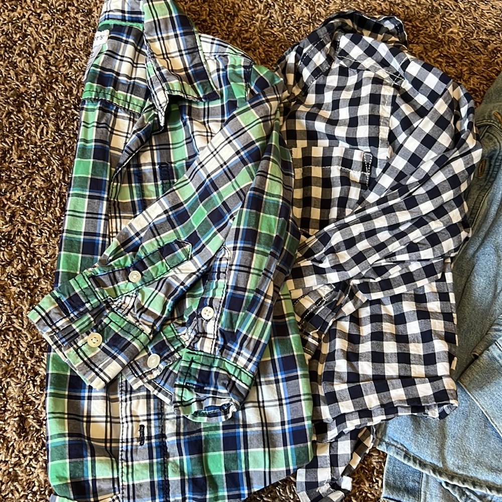 2t Button Down lot - Picture 2 of 3